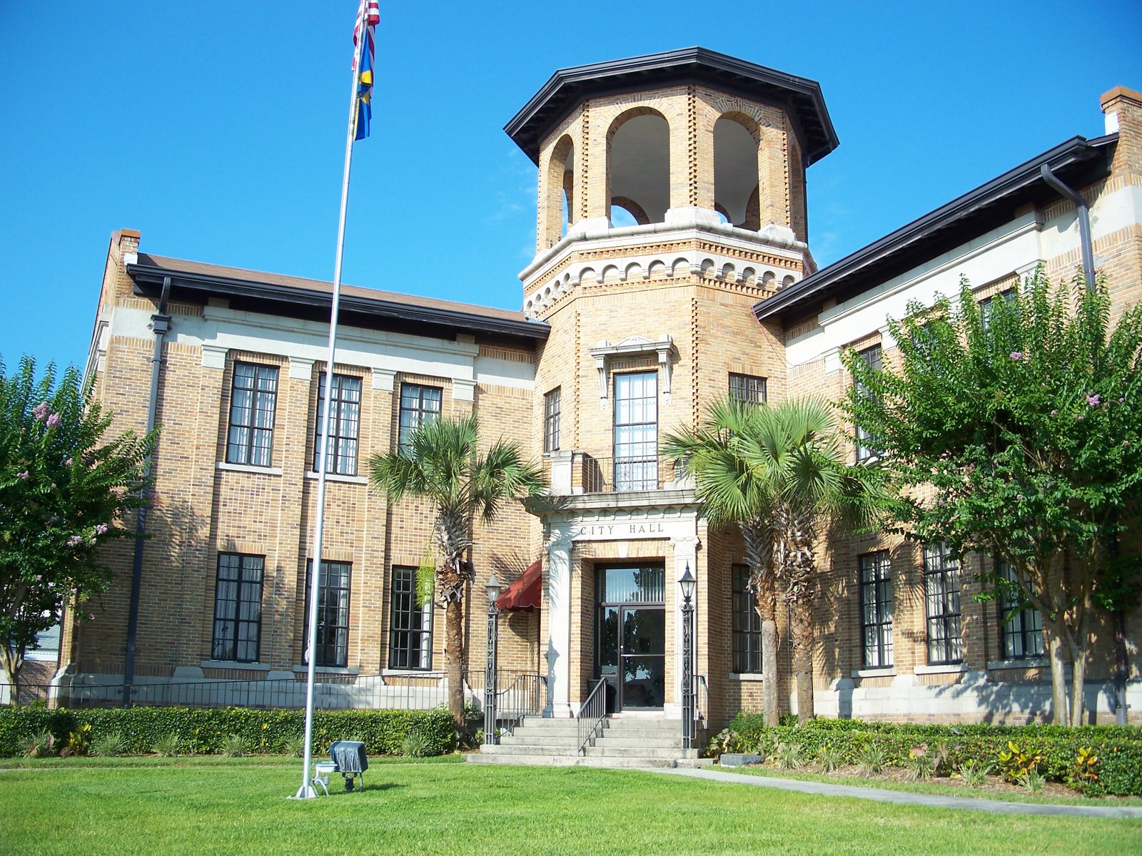 1. ⁣Exploring the‍ Charm of Auburndale: Discover the Best Condos for Sale in this‌ Hidden Gem of Florida