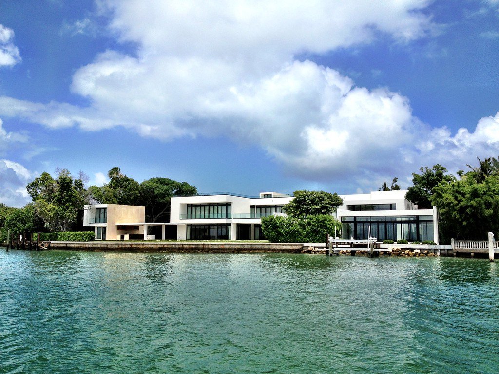 The Essence ⁤of⁤ Miami Beach Real Estate: An Oasis of Luxury and Exclusivity