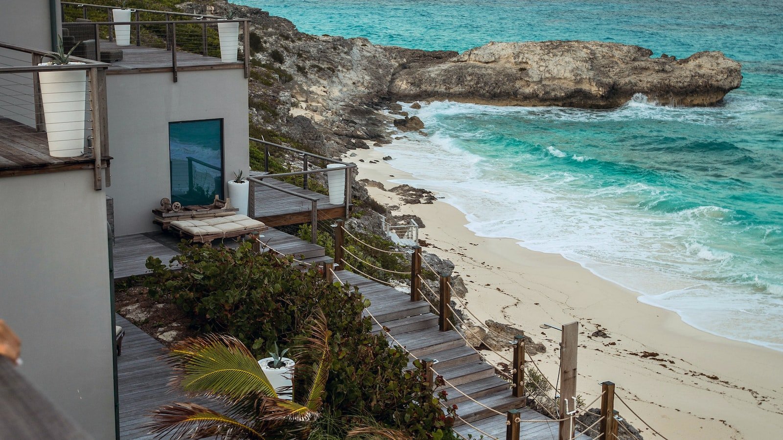 Exploring the Enchanting Beachfront ⁤Properties ‌of Real Estate ‌Surfside FL