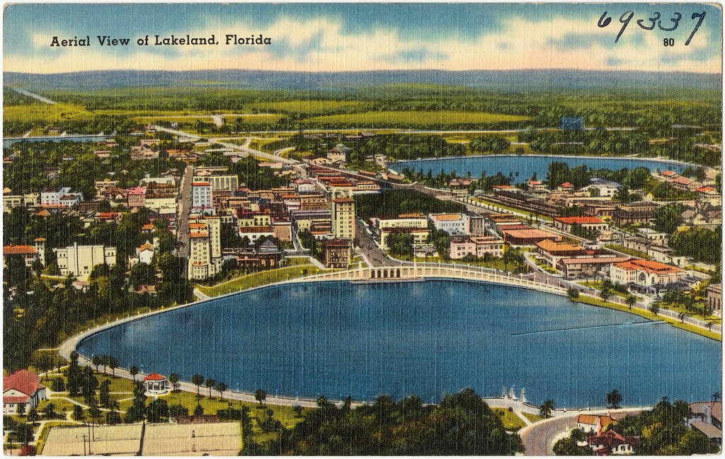 Exploring the Charm of Lakeland FL: Why Realtors Play a Crucial Role in Your Property Journey